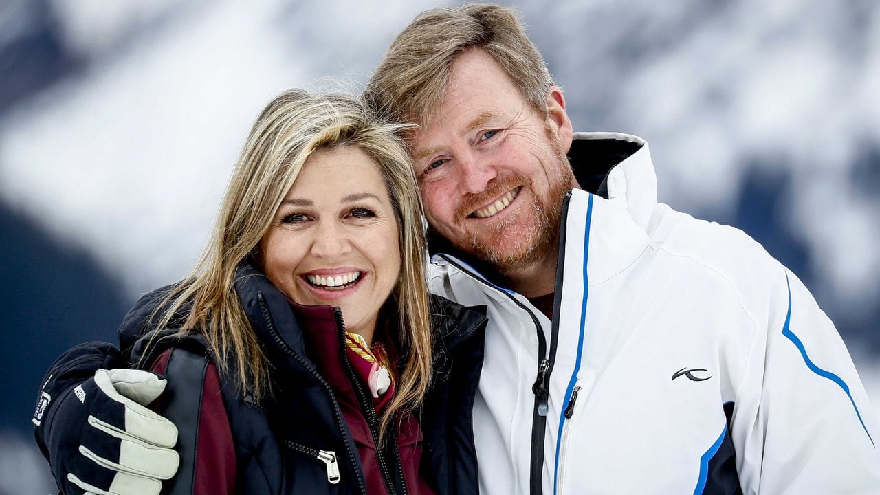 Königin Máxima und König Willem-Alexander von den Niederlanden im Winterurlaub. Königin Máxima und König Willem-Alexander von den Niederlanden im Winterurlaub.