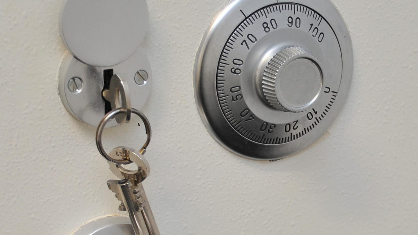 Einbruchschutz: Wer einen Tresor mit Schlüssel kauft, braucht auch ein Behältnis mit derselben Sicherheitsstufe zur Aufbewahrung für diesen.