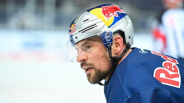 Für Verteidiger Yannic Seidenberg und den EHC Red Bull München ist der Traum vom Champions-League-Titel in diesem Jahr vorbei. Für Verteidiger Yannic Seidenberg und den EHC Red Bull München ist der Traum vom Champions-League-Titel in diesem Jahr vorbei.