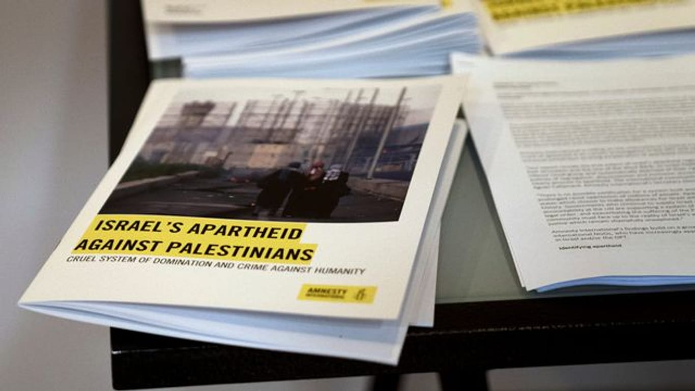 Amnesty International stellt in dem Bericht dar, wie Israel aus Sicht der Organisation gegenüber den Palästinensern ein "System der Unterdrückung und Herrschaft" ausübe.