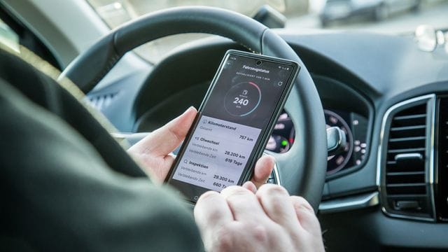 Alles im Blick: Manche Apps halten die Besitzer über wichtige Daten des Autos auf dem Laufenden.