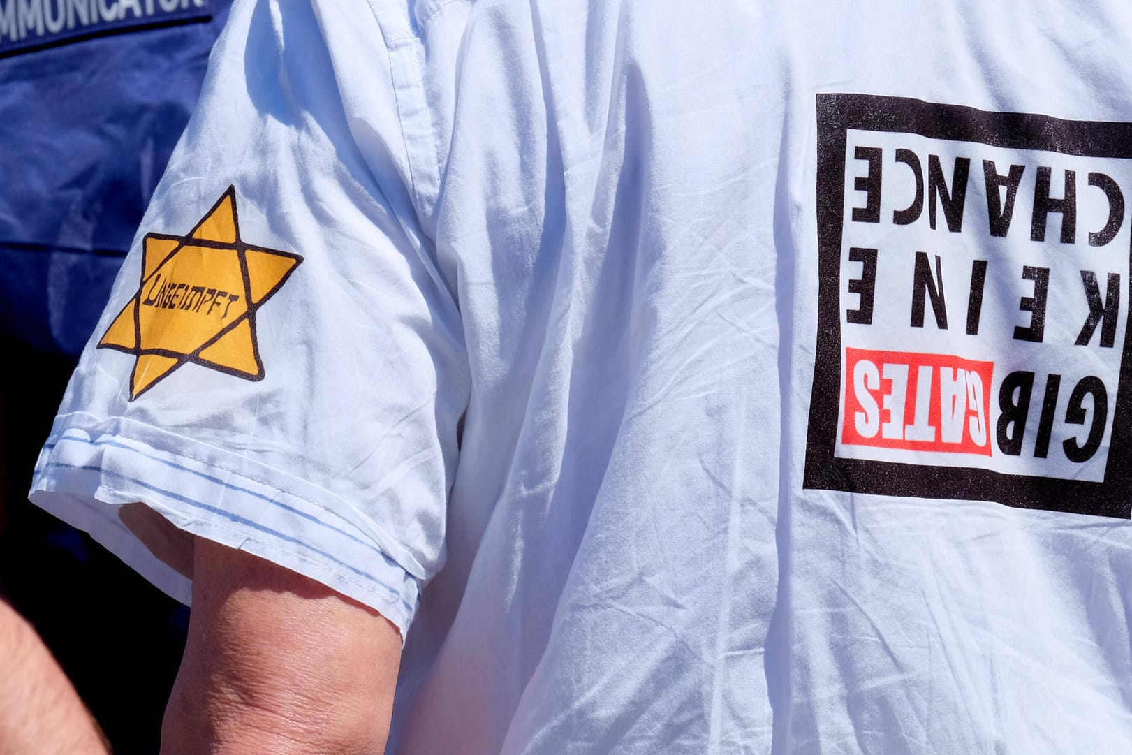 Ein Judenstern mit der Aufschrift "Ungeimpft": Bei Corona-Demonstrationen sind immer wieder NS-relativierende Symbole zu sehen