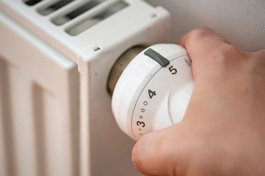 Im Sommer könnte die Heizkosten-Abrechnung viele Verbraucher überfordern.