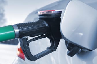 Tanken: Ständig steigende Benzinpreise sind Autofahrer mittlerweile gewohnt. Nun werden neue Rekorde gemeldet.