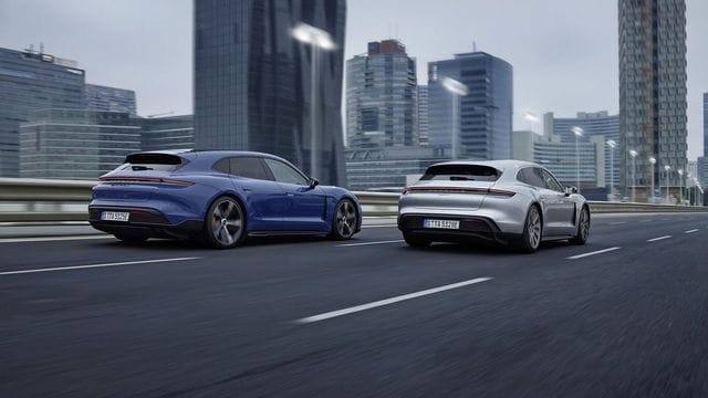 Porsche unter Strom: Vom Taycan bieten die Stuttgarter nun auch die Variante Sport Turismo an.