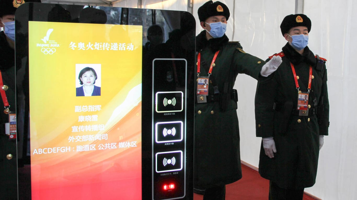Sicherheitskräfte im Olympia-Park von Peking: Es gibt Kritik an der Organisation.