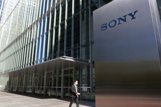 Sony hat trotz der Probleme mit seiner Playstation 5 die Gewinnprognose für das laufende Geschäftsjahr erneut angehoben.