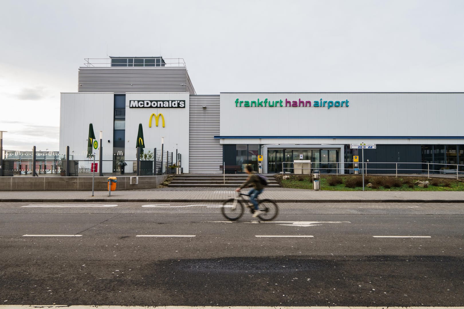 Terminal des "Frankfurt Hahn Airport": Das Insolvenzverfahren geht nun offiziell los.