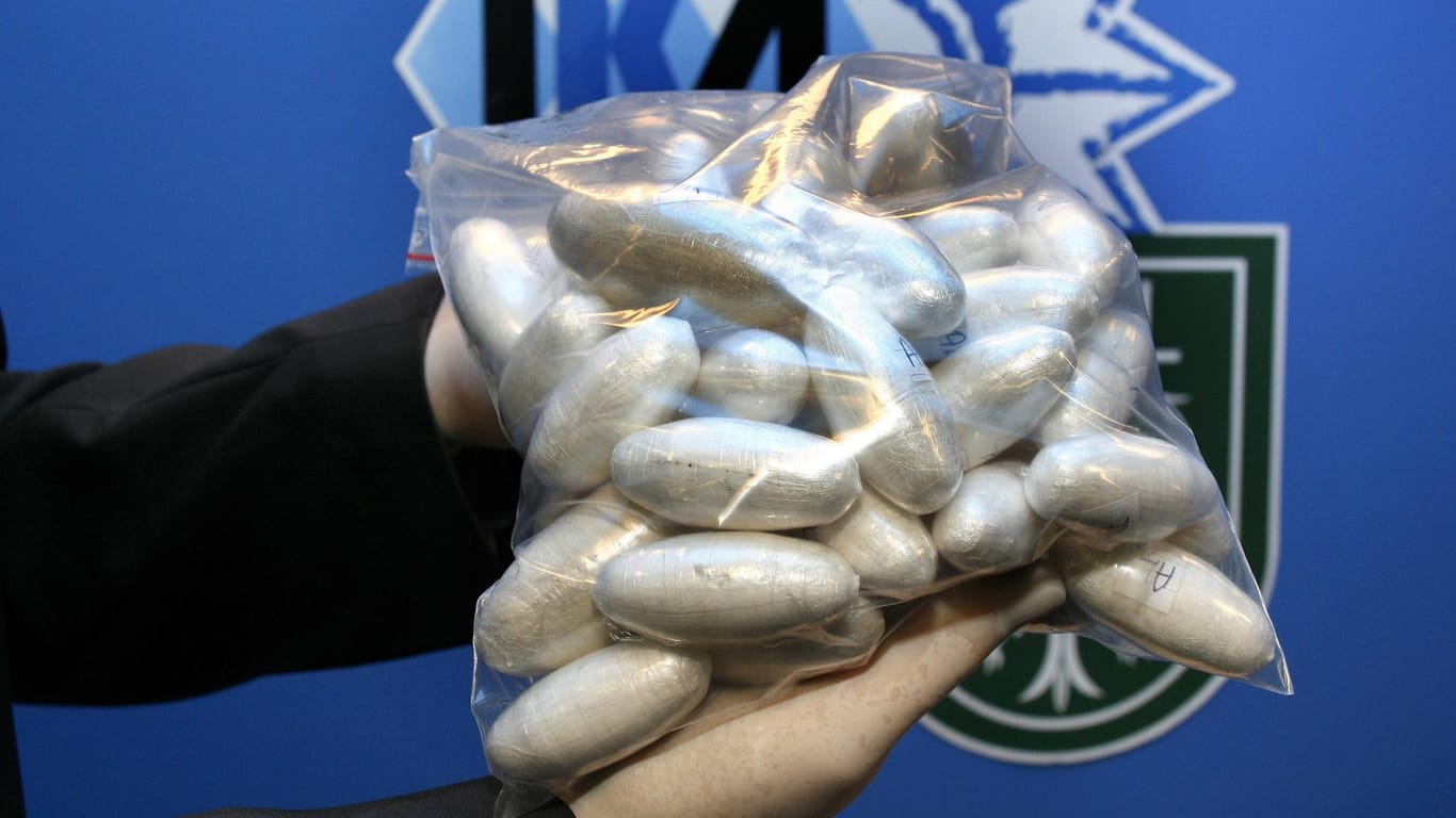 Mit Kokain gefüllte Bodypacks (Symbolbild): Zwei der kontrollierten Personen führten die Drogen auch im Körper.