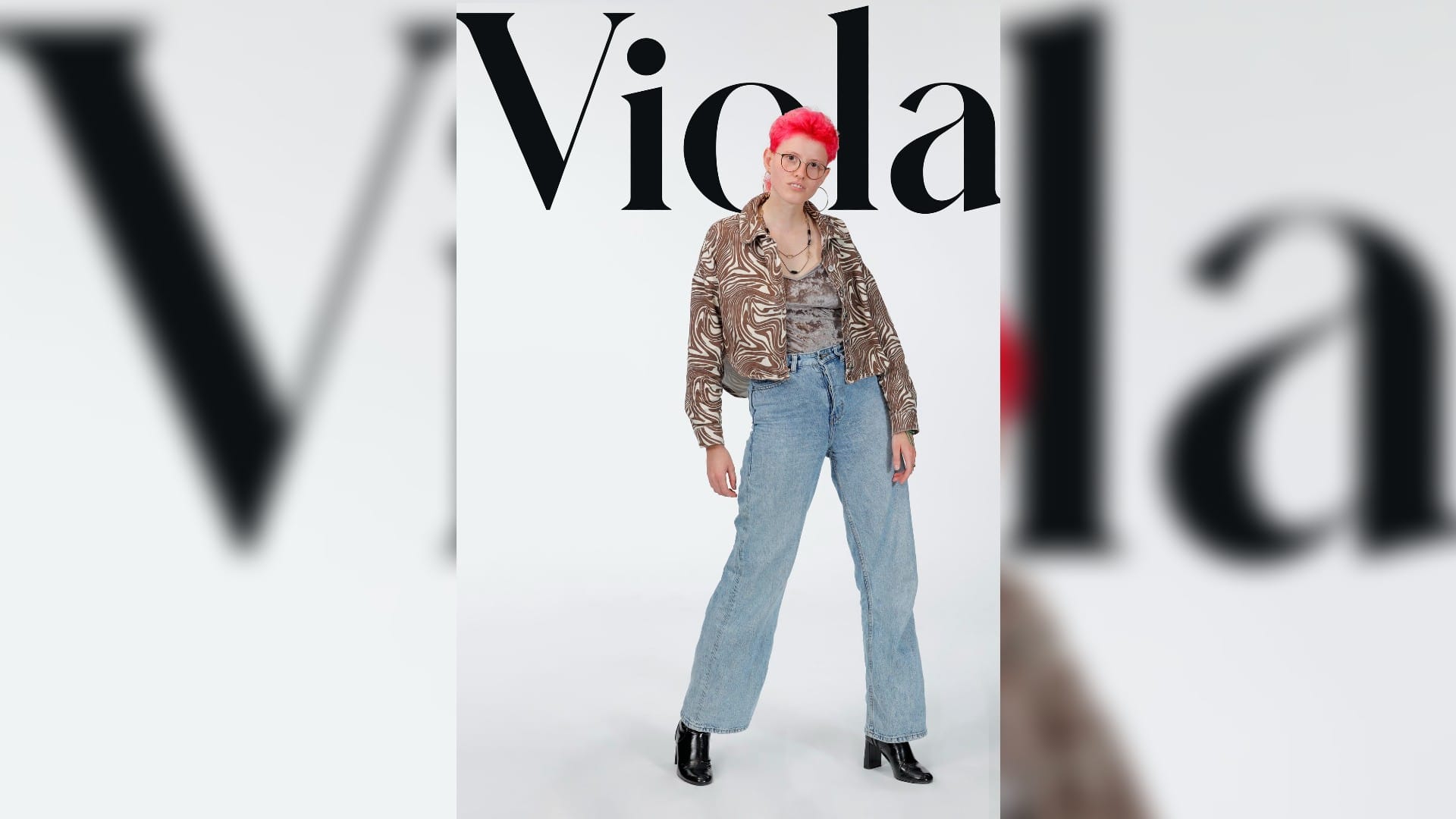 Viola: Sie ist GNTM-Anwärterin der 17. Staffel.