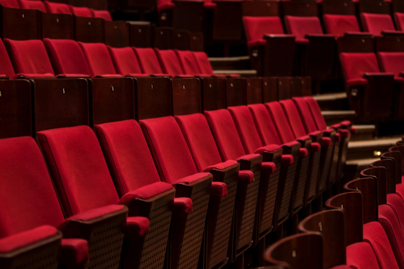Sitzplätze im Theater (Symbolbild): 16 Spielstätten in Niedersachsen werden mit 500.000 Euro gefördert.