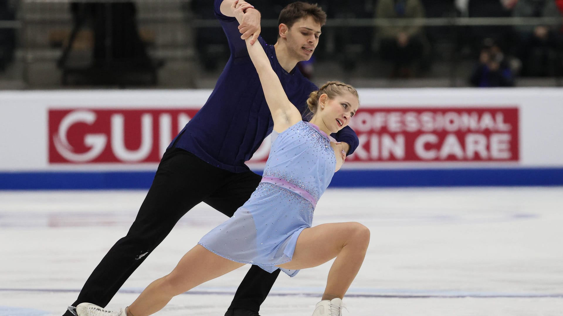 Nolan Seegert mit seiner Minerva Fabienne Hase: Der Eiskunstläufer ist der erste deutsche Athlet, der in Peking positiv auf das Coronavirus getestet wurde.