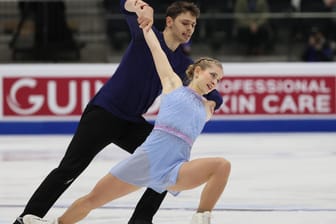 Nolan Seegert mit seiner Minerva Fabienne Hase: Der Eiskunstläufer ist der erste deutsche Athlet, der in Peking positiv auf das Coronavirus getestet wurde.