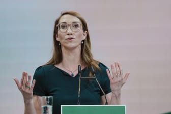 Emily Büning: Auf dem jüngsten Parteitag löste sie Michael Kellner ab.