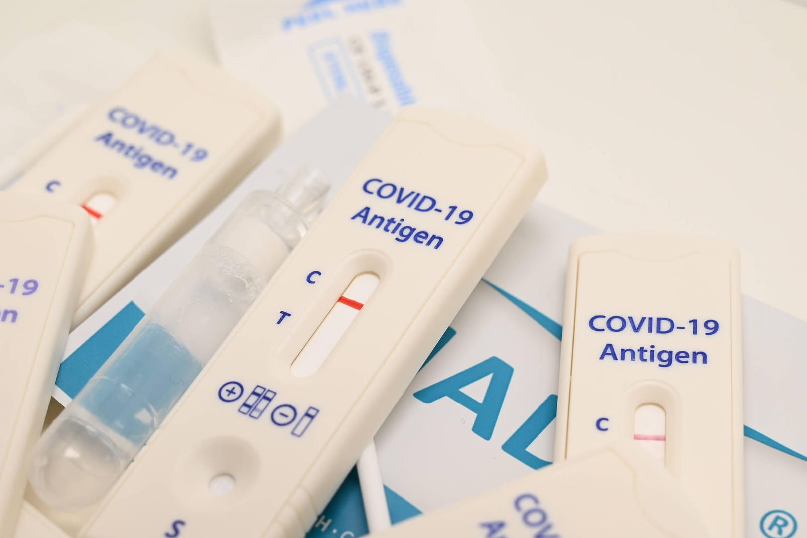 Corona Antigen-Test (Symbolbild): Künftig soll die Corona-Testpflicht in Niedersachsen geändert werden.