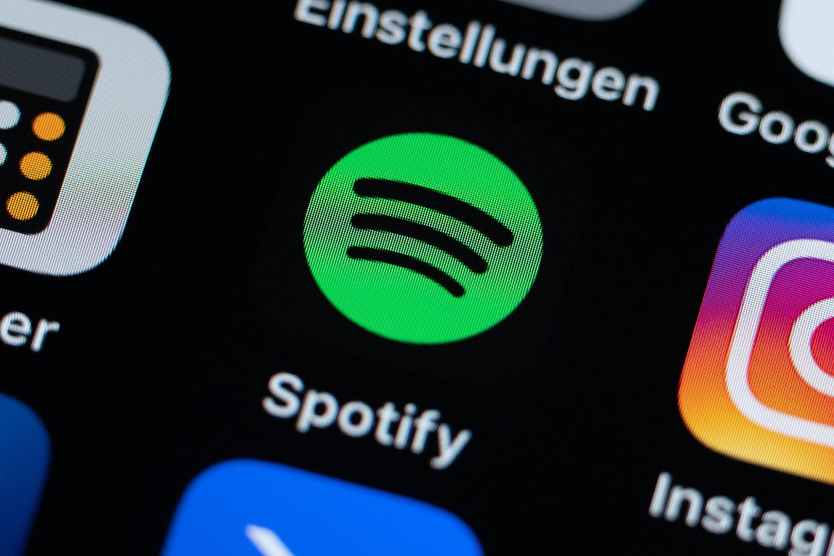 Die Spotify-App auf dem Smartphone (Symbolbild): Der Streamingdienst hat seine Prognose für das laufende Quartal verfehlt. Die Spotify-App auf dem Smartphone (Symbolbild): Der Streamingdienst hat seine Prognose für das laufende Quartal verfehlt.
