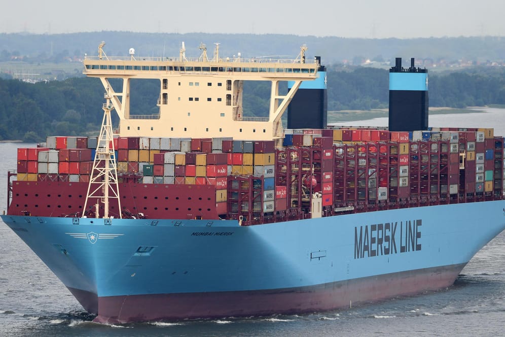 Niedersachsen, Hamburg: Das Containerschiff "Mumbai Maersk".