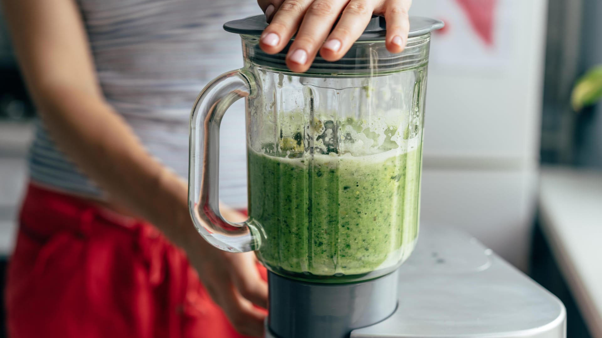 Für Shakes und Smoothies genügt ein Mixer mit niedrigerer Drehzahl.