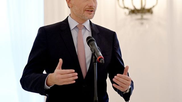 Bundesfinanzminister Christian Lindner bringt Corona-Hilfen auf den Weg.