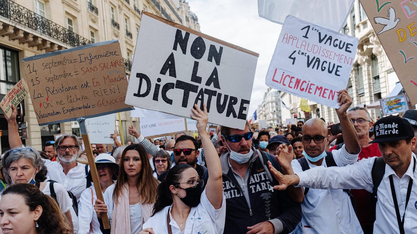 Auch Pflegekräfte demonstrieren in Frankreich gegen die Coronaregeln und die Pflicht zur Impfung. (Archivfoto).