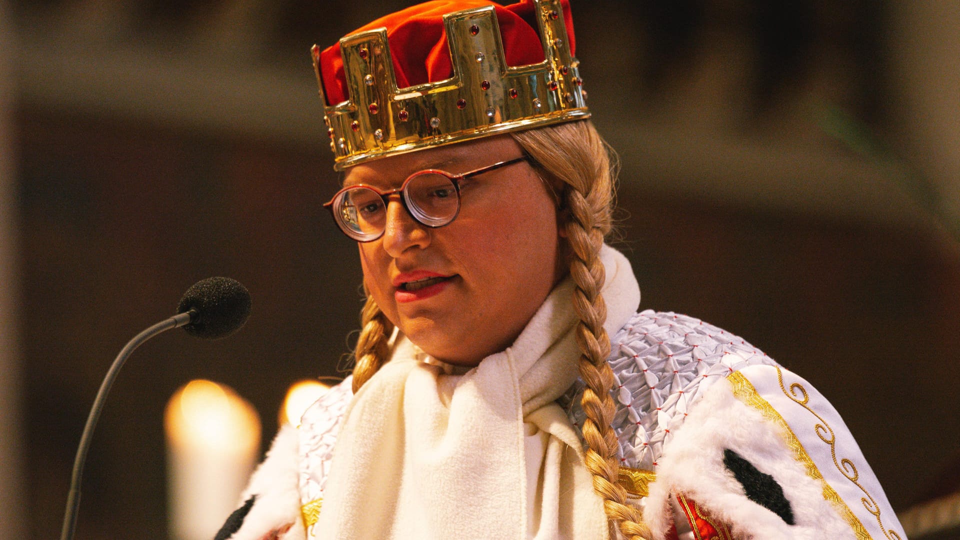 Jungfrau Gerdemie im Kölner Dom (Archivbild): Nun ist auch das letzte Mitglied des närrischen Trios an Corona erkrankt. Jungfrau Gerdemie im Kölner Dom (Archivbild): Nun ist auch das letzte Mitglied des närrischen Trios an Corona erkrankt.
