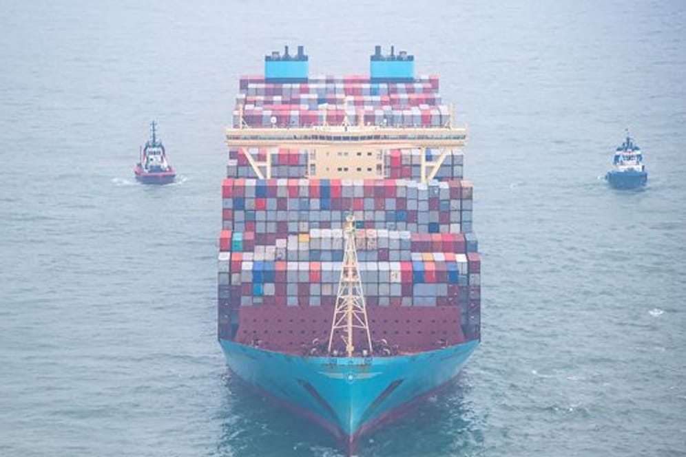 Containerschiff vor Wangerooge auf Grund gelaufen
