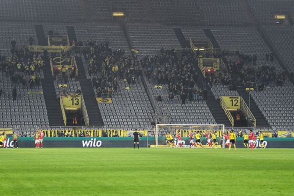 Fans im Signal-Iduna-Park.