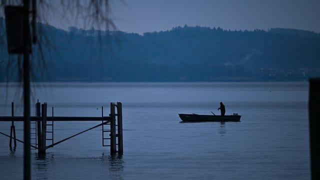 Angeln zur blauen Stunde