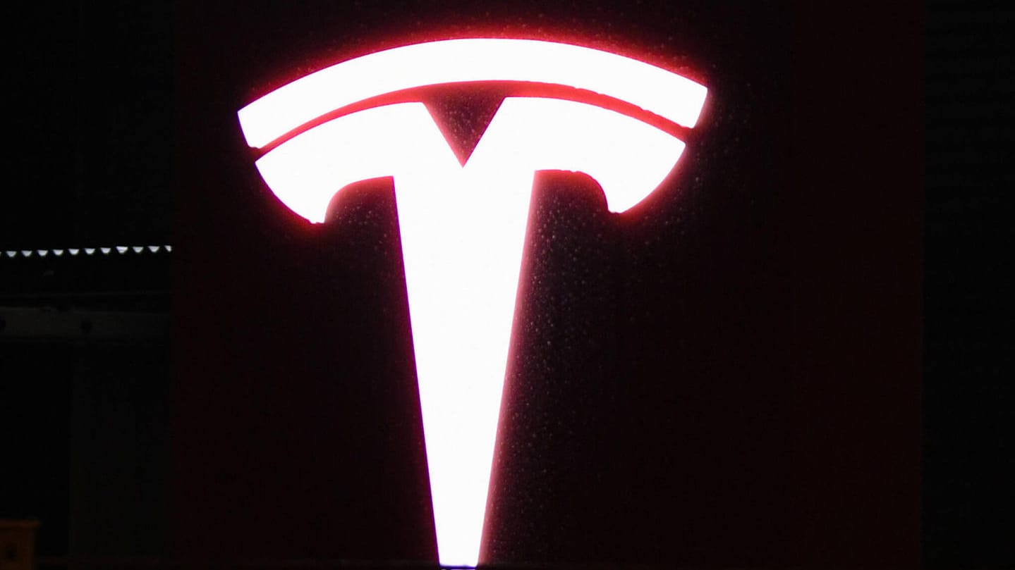 Tesla: Ein Software-Update soll den Sicherheitsgurt-Alarm verbessern.