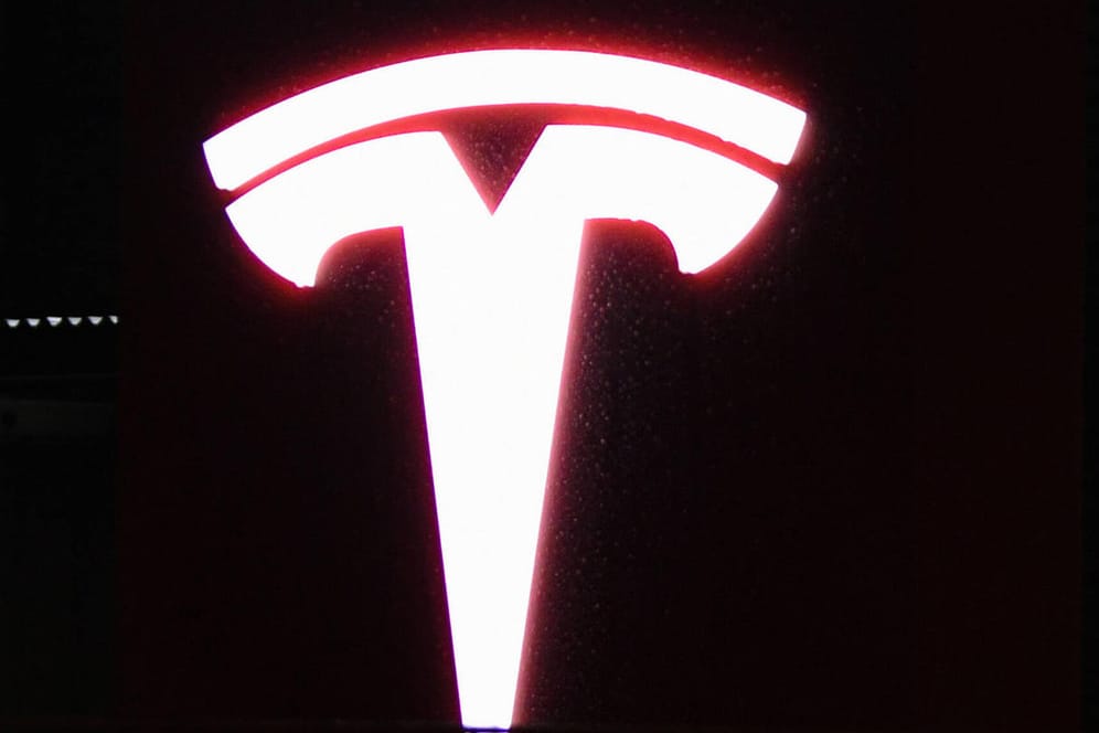 Tesla: Ein Software-Update soll den Sicherheitsgurt-Alarm verbessern.