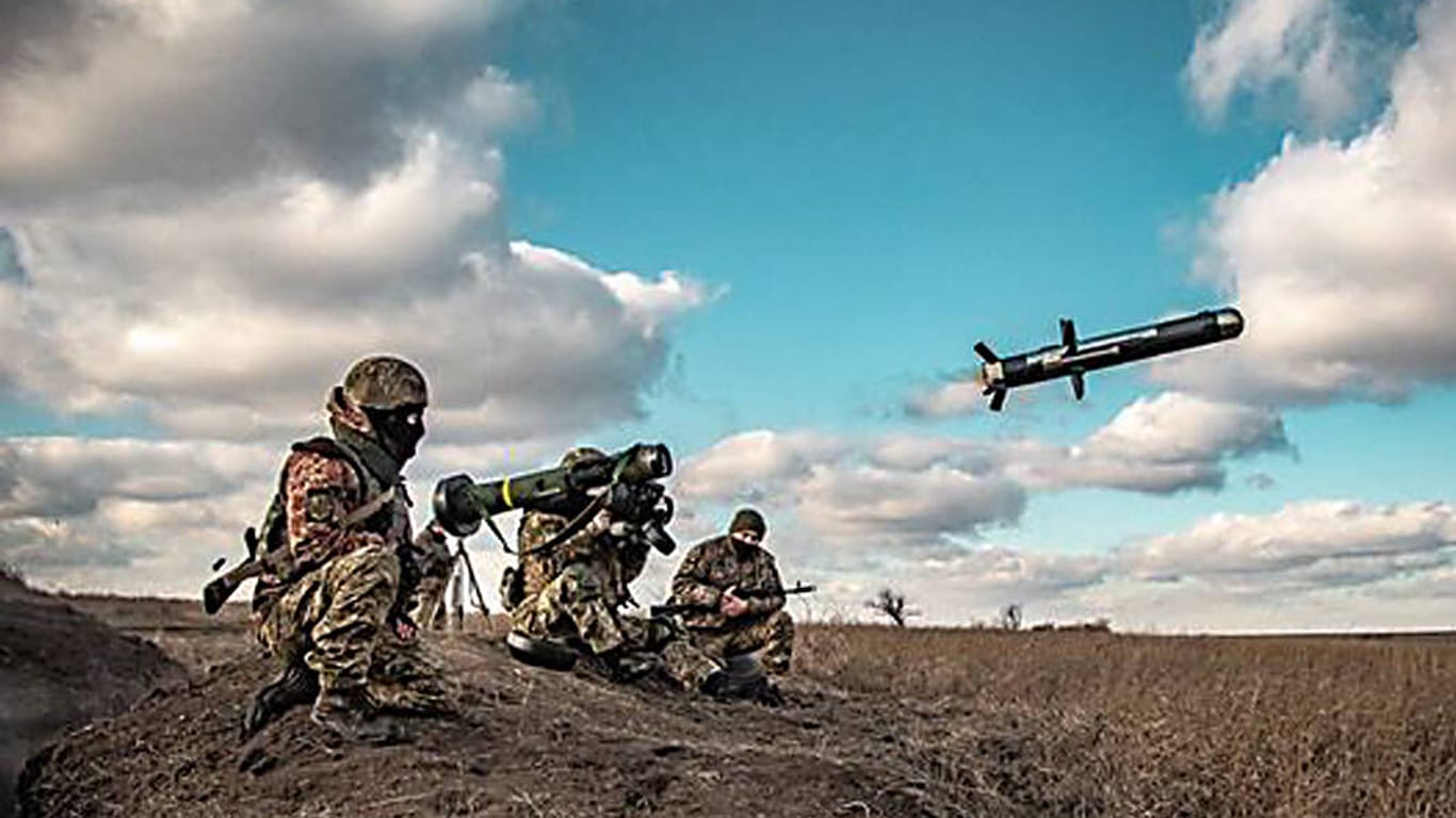 Übung von ukrainischen Soldaten (Symbolbild): Will Russland einen Angriff mit Schauspielern in ukrainischen Uniformen fingieren?