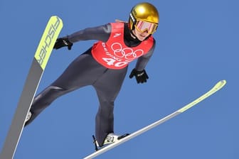 Skispringerin Katharina Althaus beim Training.