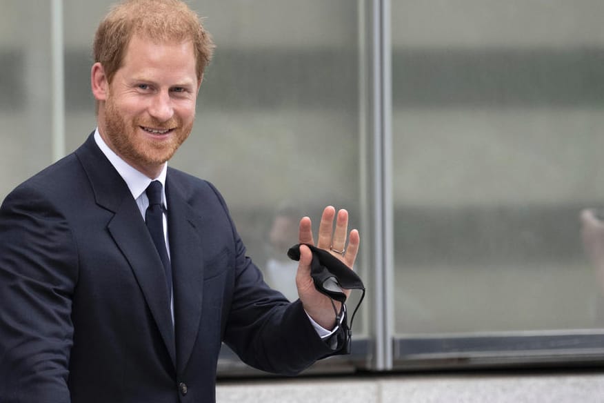 Prinz Harry spricht über seinen Alltag ohne Meghan und Kinder.
