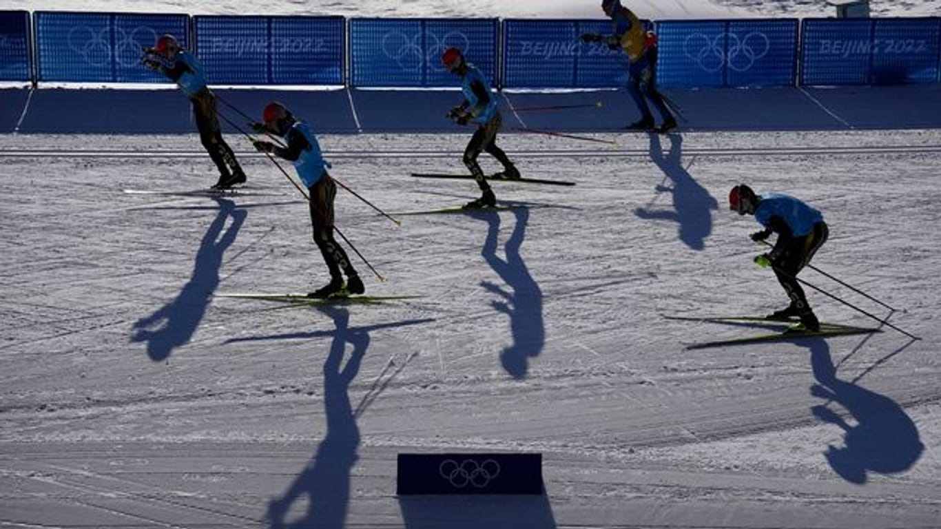 Mitglieder vom Team Deutschland beim Training im Skilanglaufzentrum.