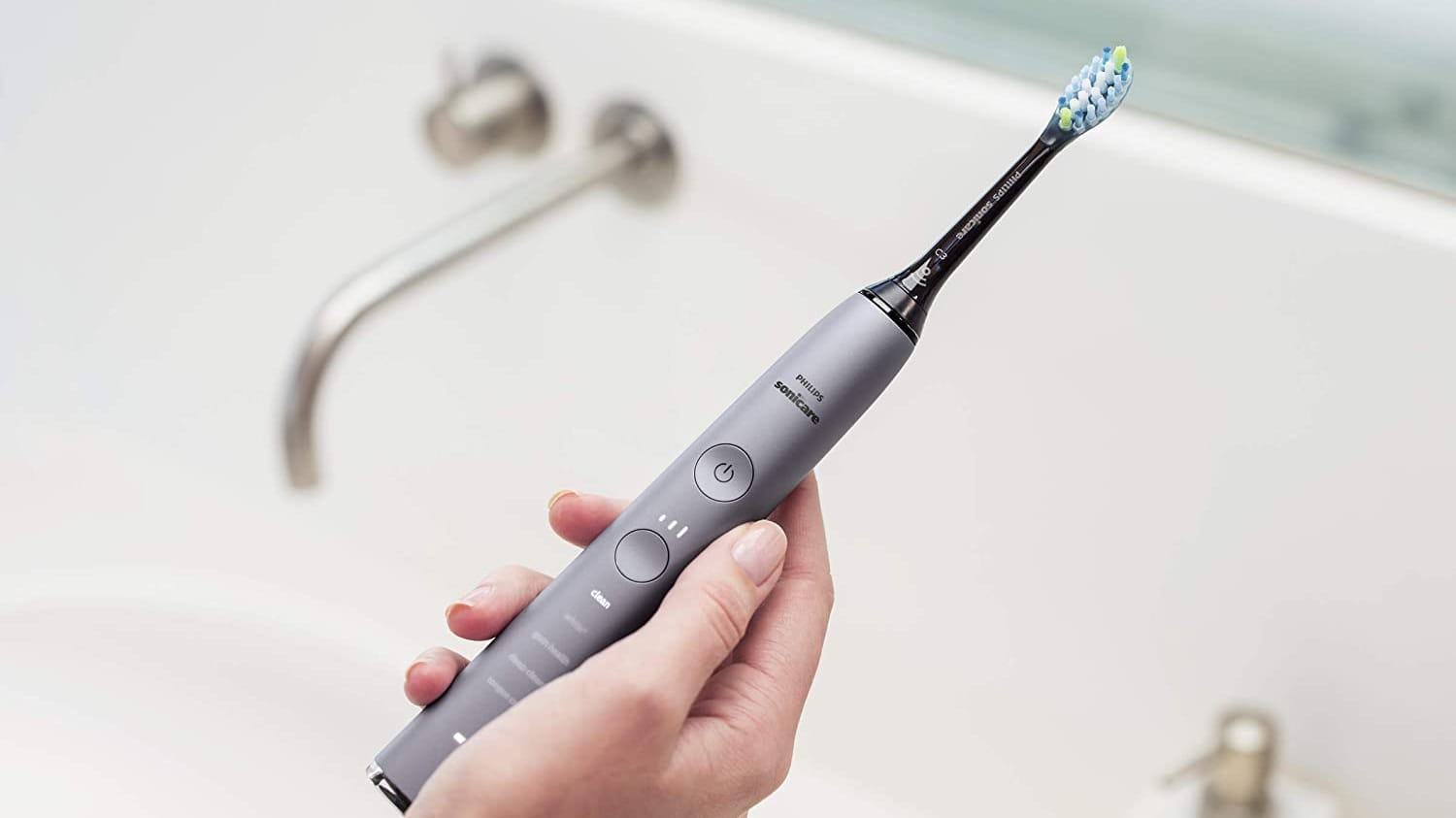 Heute bietet Philips seine Flaggschiff-Schallzahnbürste Sonicare DiamondClean zum Tiefpreis an.