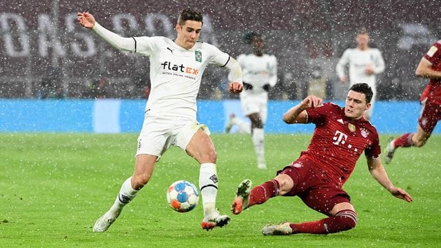 Florian Neuhaus hat sich positiv zur Leistung des ehemaligen Sportdirektors Max Eberls geäußert. Florian Neuhaus hat sich positiv zur Leistung des ehemaligen Sportdirektors Max Eberls geäußert.
