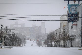 Sturm in Fort Worth: Die Straßen werden vom Schnee bedeckt.