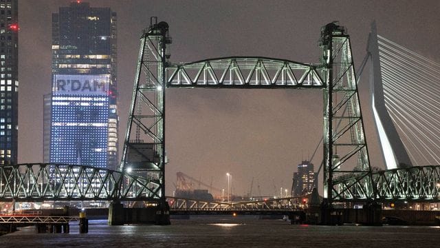 Die Koningshaven-Brücke, bekannt als "De Hef" (dt.