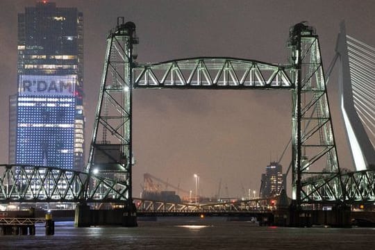 Die Koningshaven-Brücke, bekannt als "De Hef" (dt.