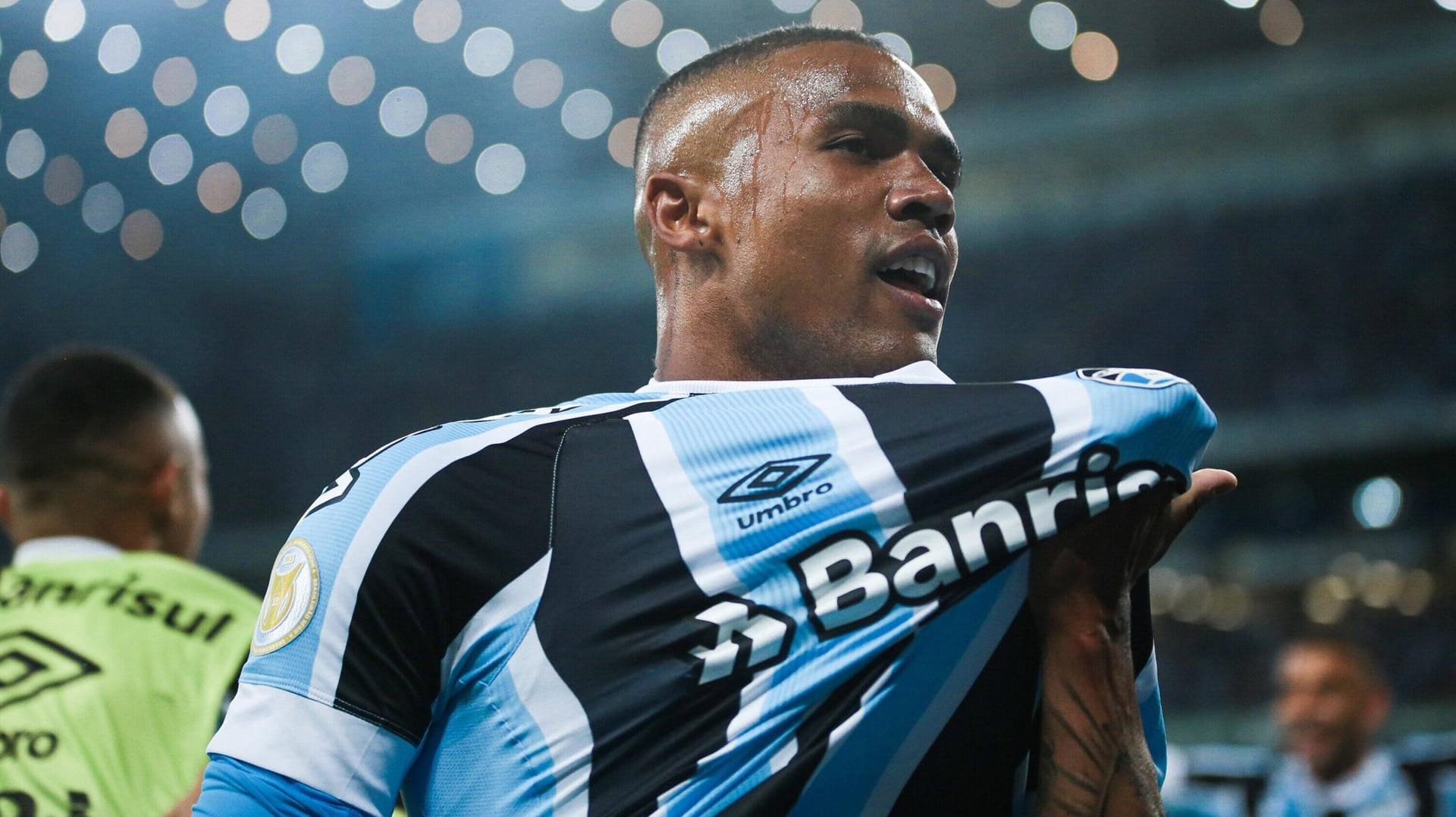 Douglas Costa: Seit Mai 2021 ist er an Gremio verliehen.