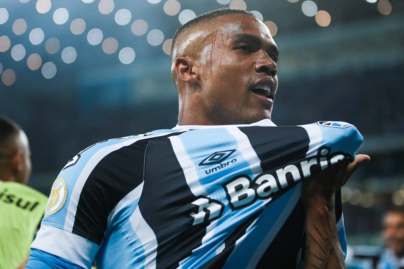 Douglas Costa: Seit Mai 2021 ist er an Gremio verliehen.