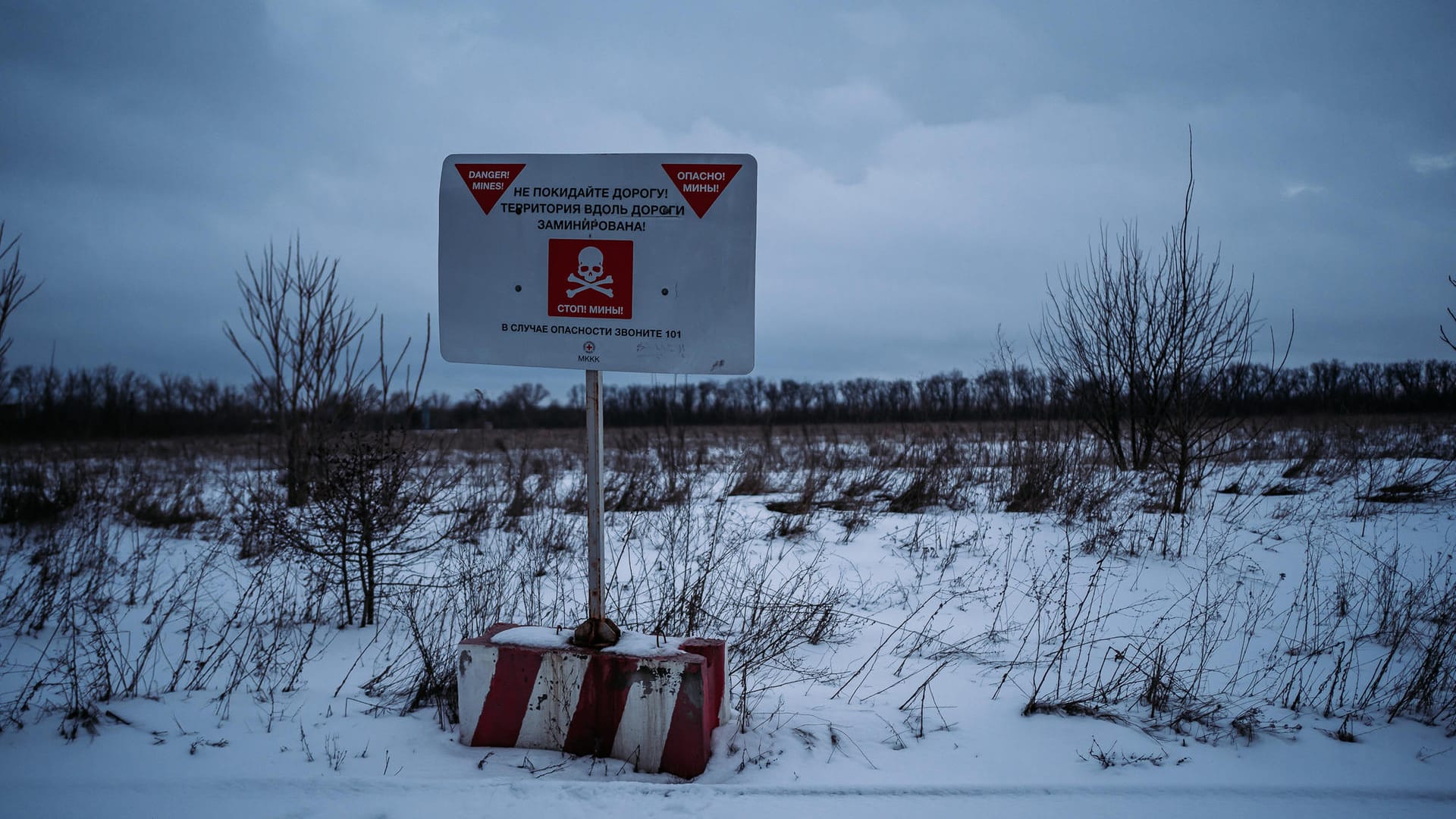 Minenfeld hinter einem Wohngebiet am Stadtrand von Awdijiwka: "Es ist, wie es ist."