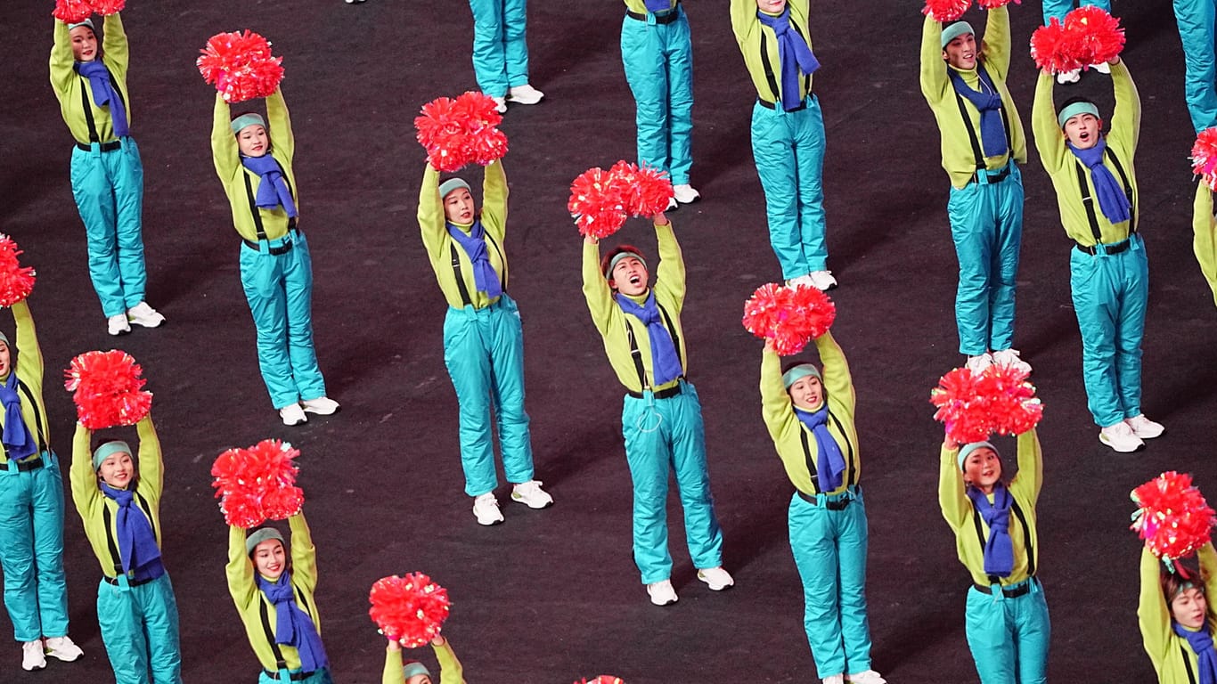 Eröffnungsfeier in Peking: Auch in diesem Jahr setzt Zhang Yimou auf bunte Kostüme und viele Darsteller.