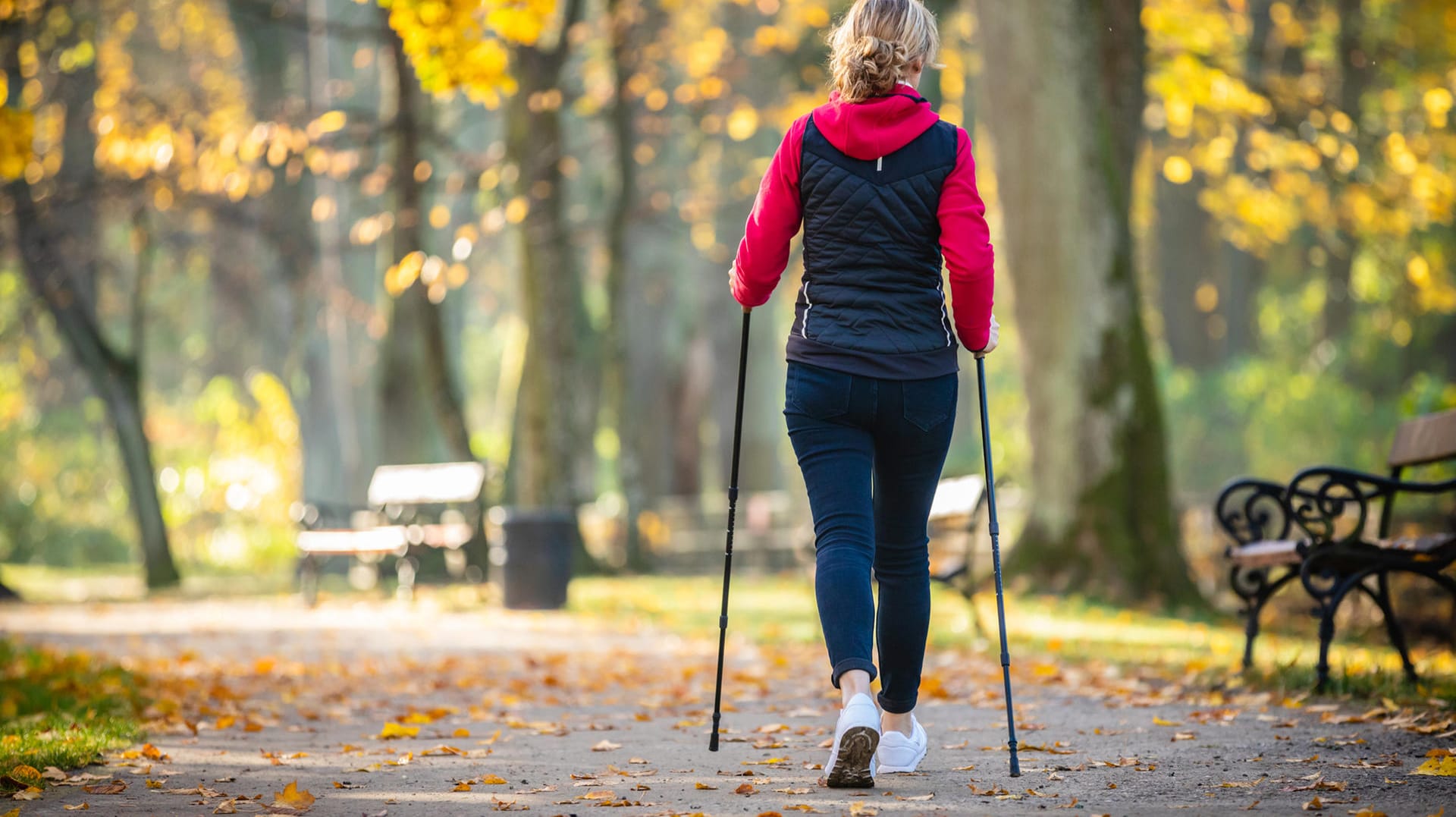 Heute sind bei Amazon hochwertige Nordic-Walking-Stöcke der Marke Leki radikal reduziert.