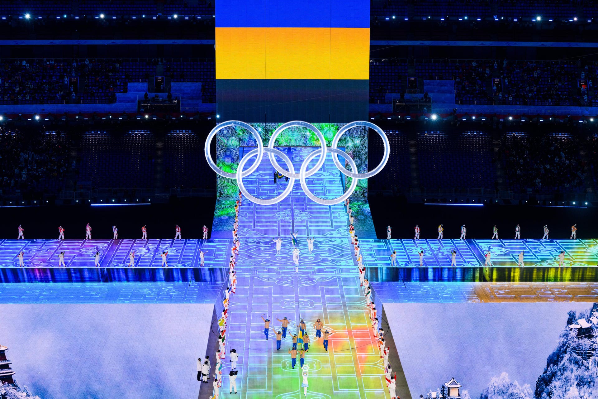 Die Athleten der Ukraine laufen unter den olympischen Ringen ein: Die Sportler des Landes sollen aufgrund der politischen Spannungen den Kontakt zu russischen Sportlern meiden.