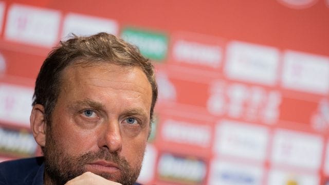Sportchef Jakobs sieht die Entwicklung Olesens als gutes Beispiel für die Nachwuchsförderung. Sportchef Jakobs sieht die Entwicklung Olesens als gutes Beispiel für die Nachwuchsförderung.