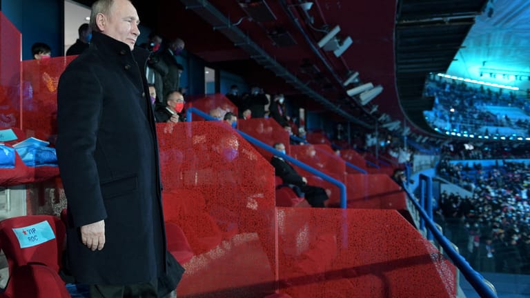 Putin bei der Eröffnung: Ein Fotograf des Kreml begleitet den russischen Präsidenten.