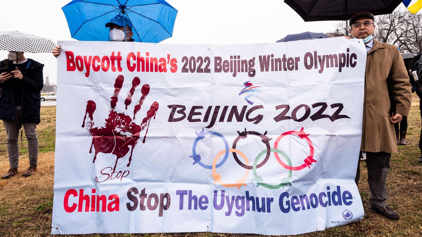 Weltweit demonstrierten Menschen gegen die Olympischen Winterspiele in Peking – so wie am Donnerstag in Washington.