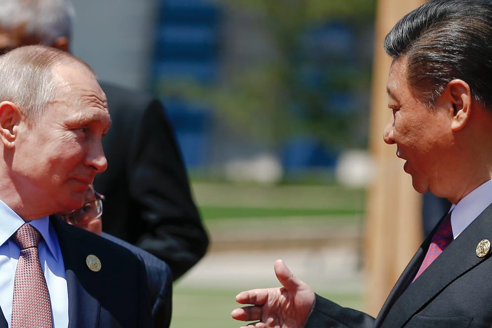 Sind sich einig (Symbolbild): Russlands Präsident Wladimir Putin und Chinas Präsident Xi Jinping rücken enger zusammen.