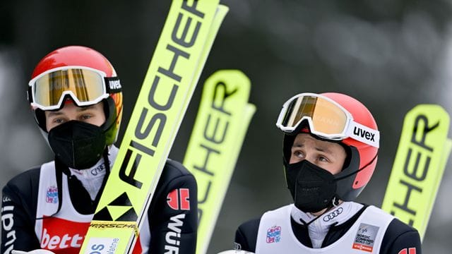 Die Kombinierer Terence Weber (l) und Eric Frenzel wurden positiv auf das Coronavirus getestet.